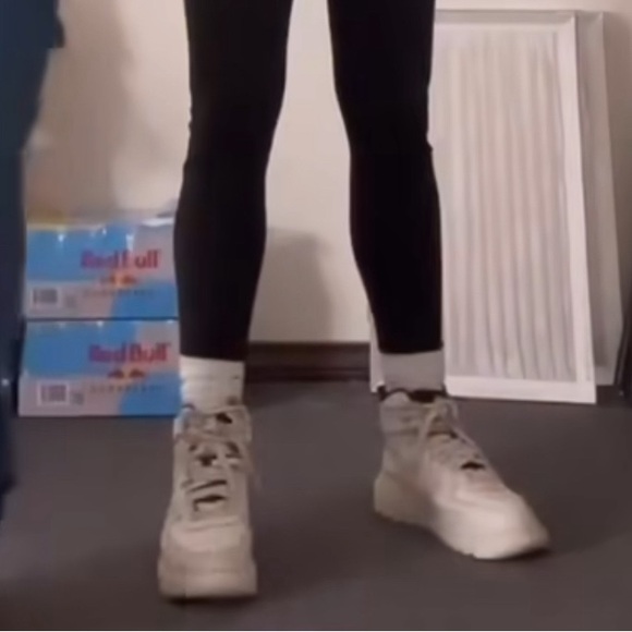 nike women’s Air Force 1 High Utility 2.0 sneakers - Picture 9 of 16